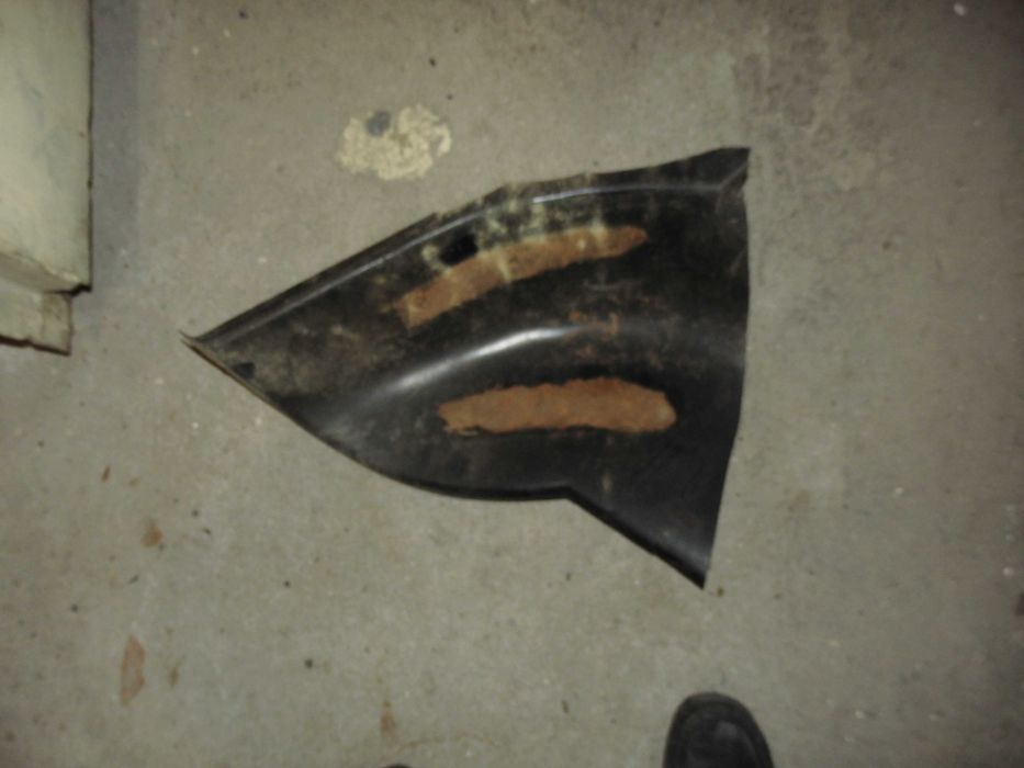 москвич 2140 кори за  багажник