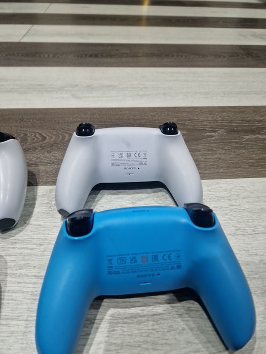 Vand 4 controllere dualsense pentru playstation 5 perfect functionale