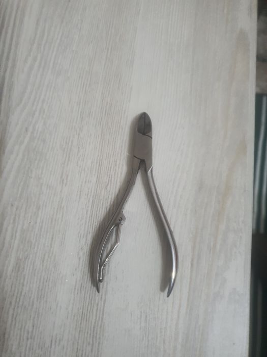 Продам шипцы для