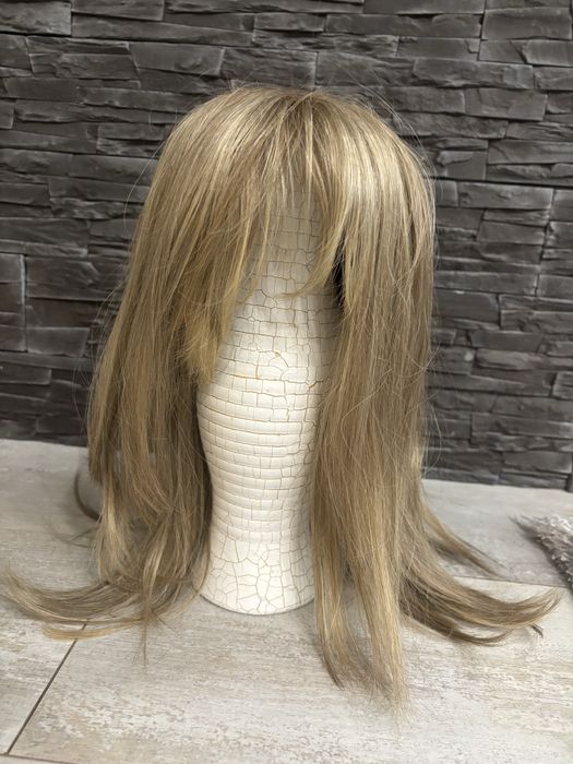 Перука права в два модела