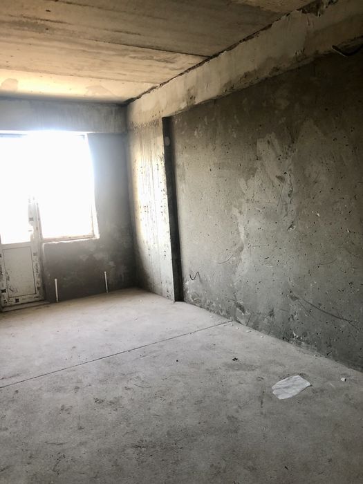 Продается квартира в новостройке в 5/3 напротив туйхона Таббасум