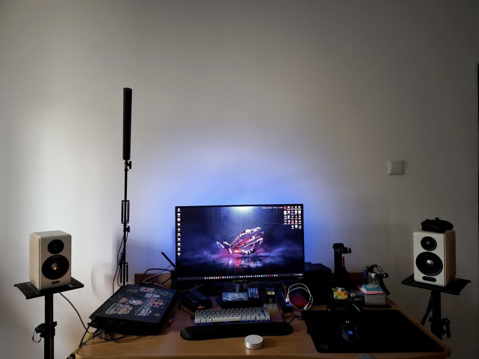 Vând boxe active Edifier R2850DB, ca noi