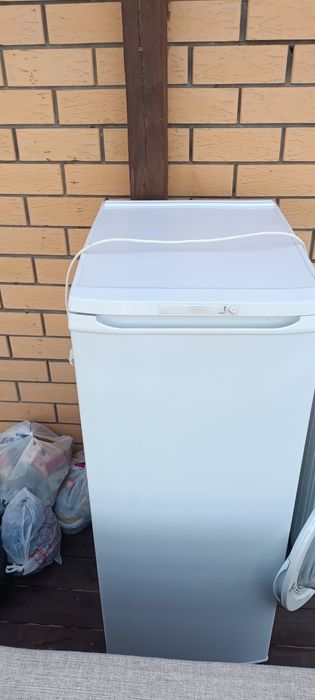 Продам Холодильник бирюса