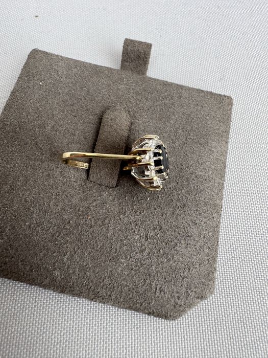 Inel din aur si safire