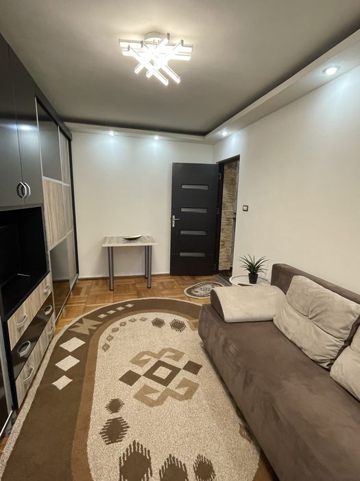 Inchiriez apartament o camera zona Vlaicu