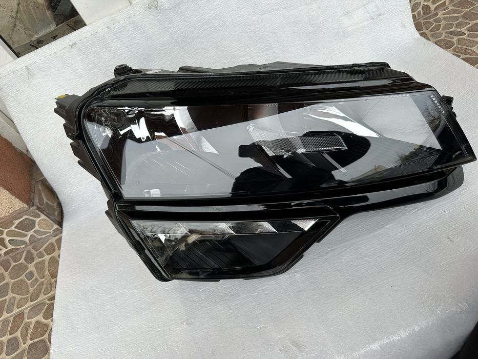 Faruri stânga dreapta halogen led skoda karoq.cod:57b941016.a.
