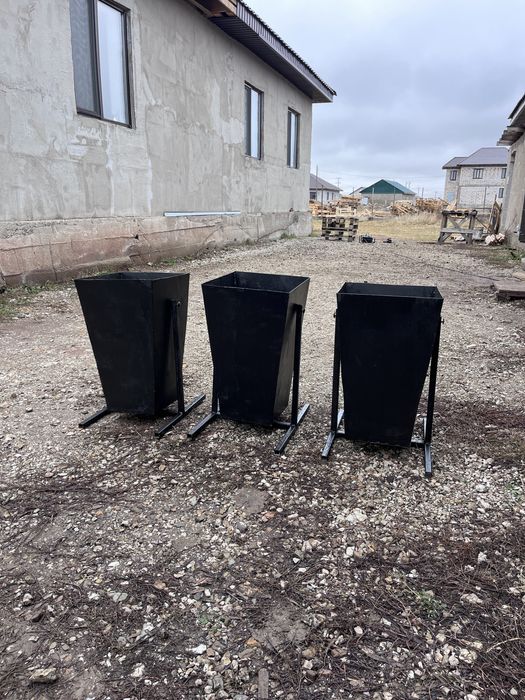 Урны , туалеты,  вольеры