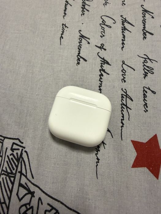 casti apple airpods 4