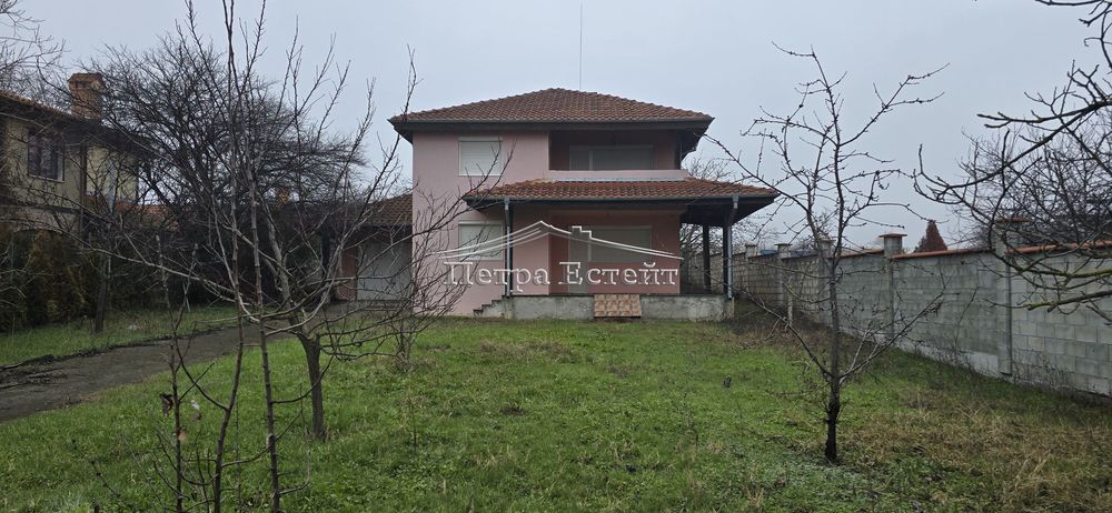 Къща в Варна, област-с.Здравец площ 192 цена 270000