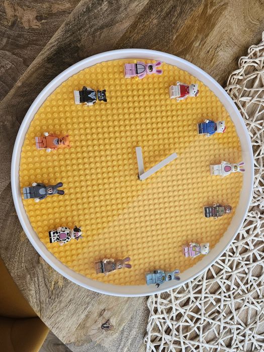 Детски часовник тип Lego с минифигури Ръчна Изработка , часовник за детска стая , стенен часовник