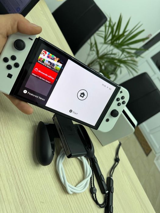 Nintendo Switch OLED - Dock - Joy-Con Grip & Straps