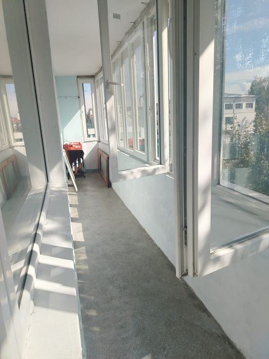 Închiriez apartament cu 3 camere