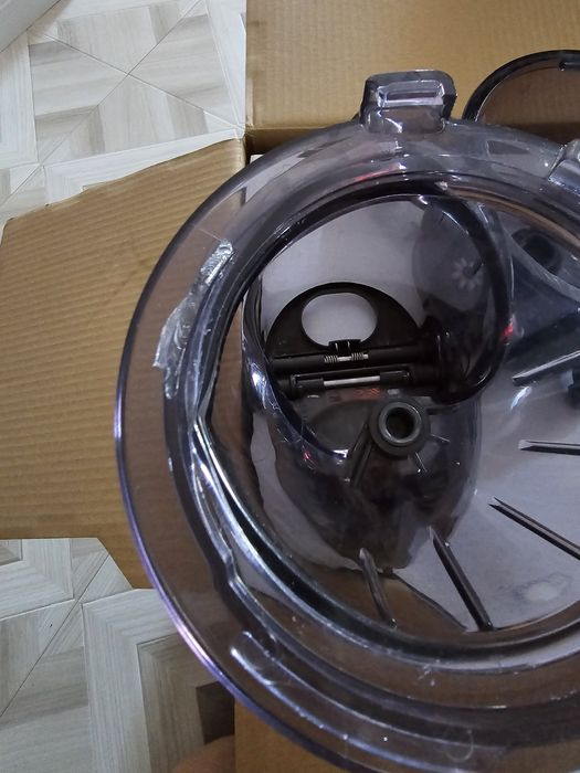 Соковыжималка шнековая