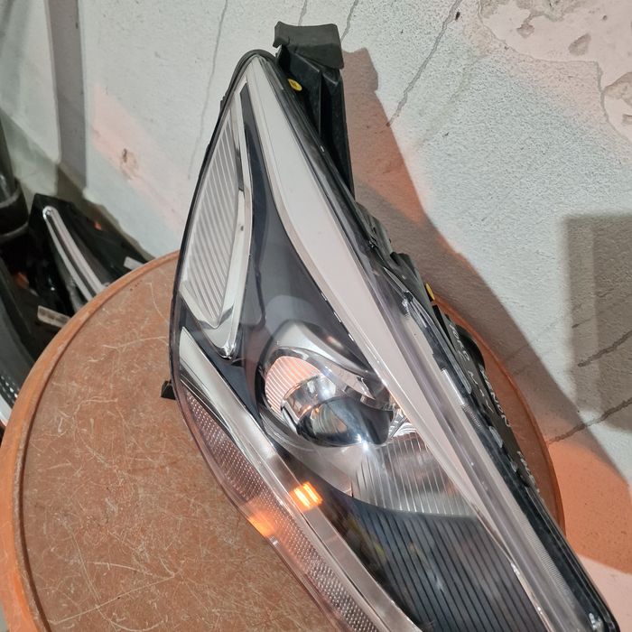 Ford C-Max Bi-xenon face lift Led десен фар