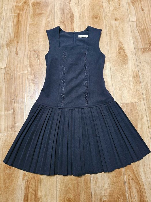 Школьная форма для девочки.