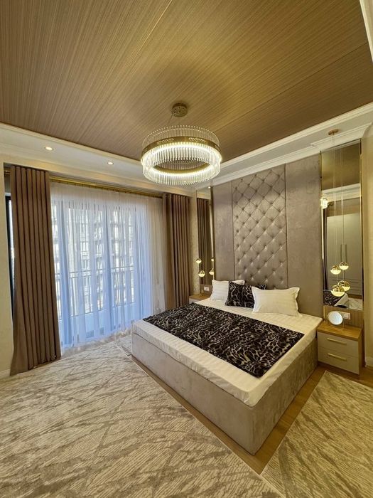 Шота Руставели 5/9/14. Два санузла.  106кв.м