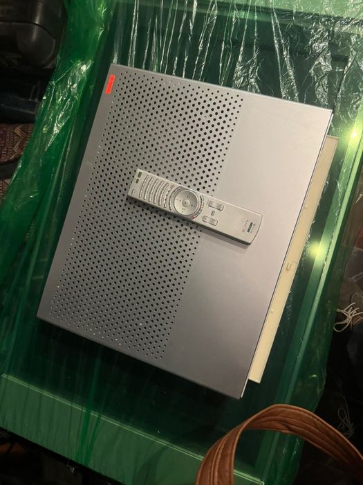 телевизор Sony и система на Sony - home theater.