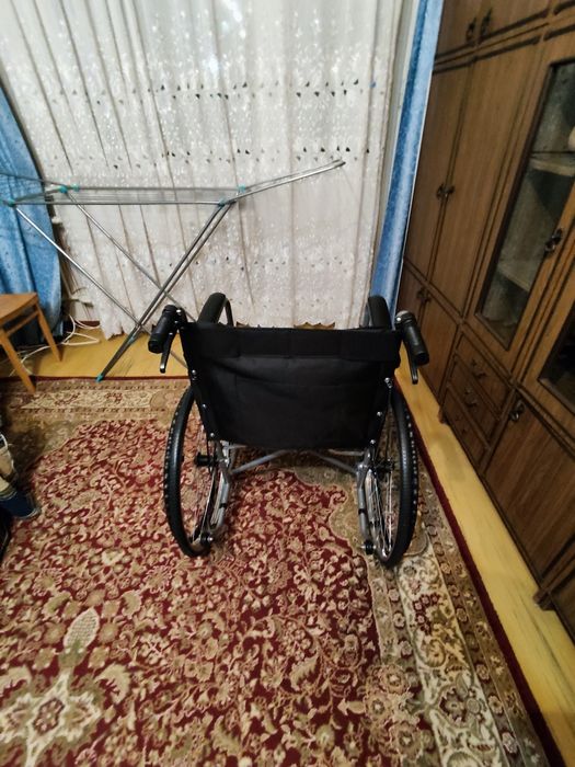Продам инвалидную коляску в идеале