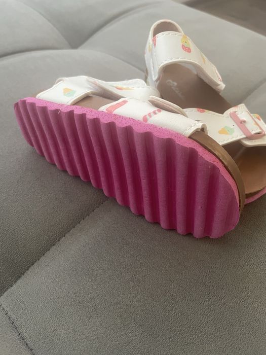 Сандали за момиче