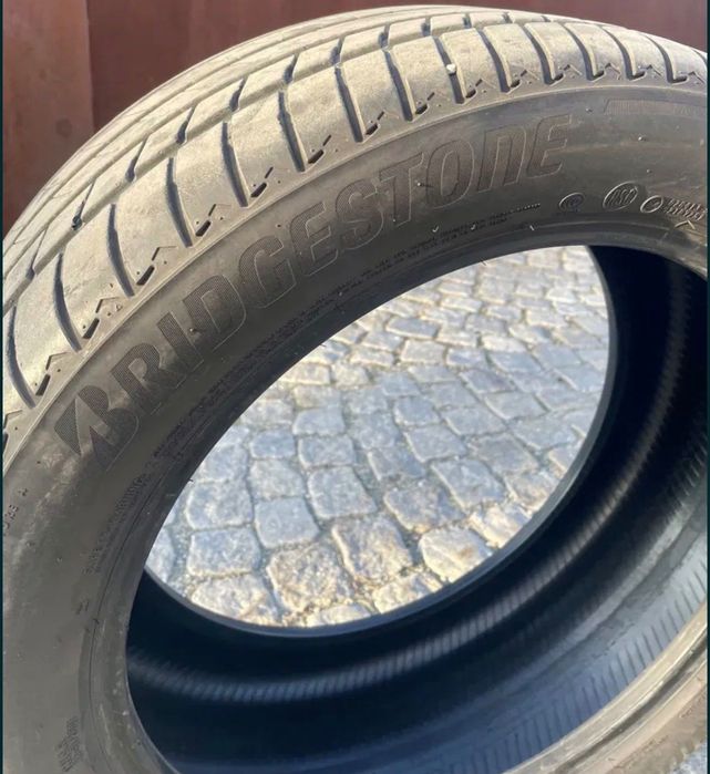2 бр летни гуми Bridgestone 235 / 45 / 20