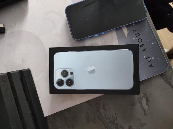 Iphone 13 pro 91% baterie