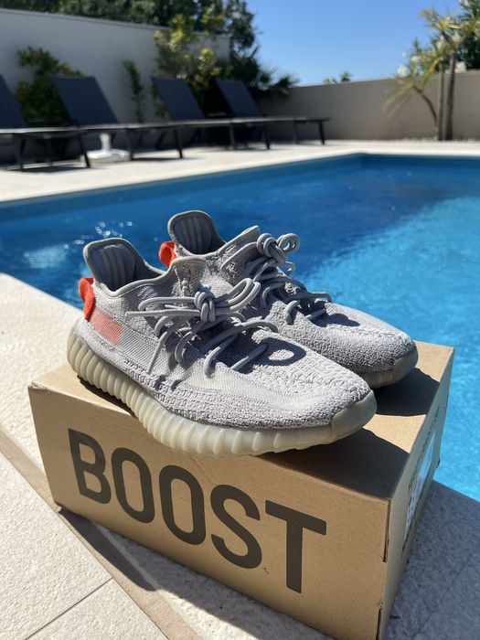 Yeezy Boost 350 V2 Tail Light