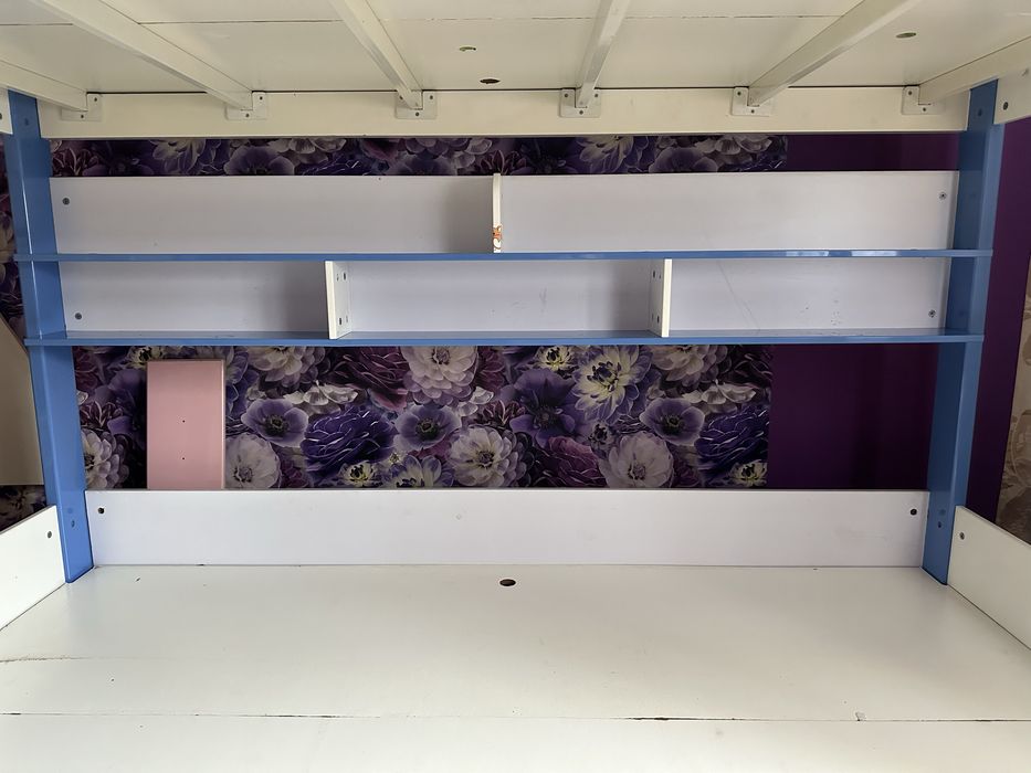 Кровать двухъяросная большая