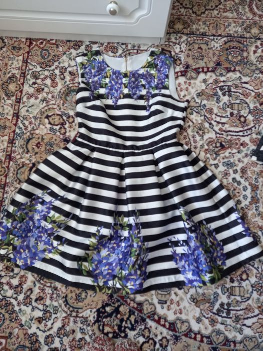 Платья, в отличном состоянии