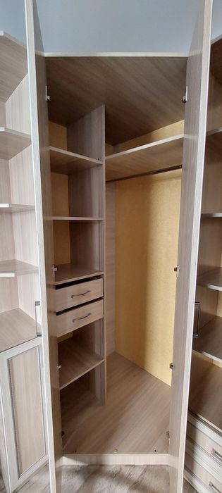 Платяной шкаф для одежды