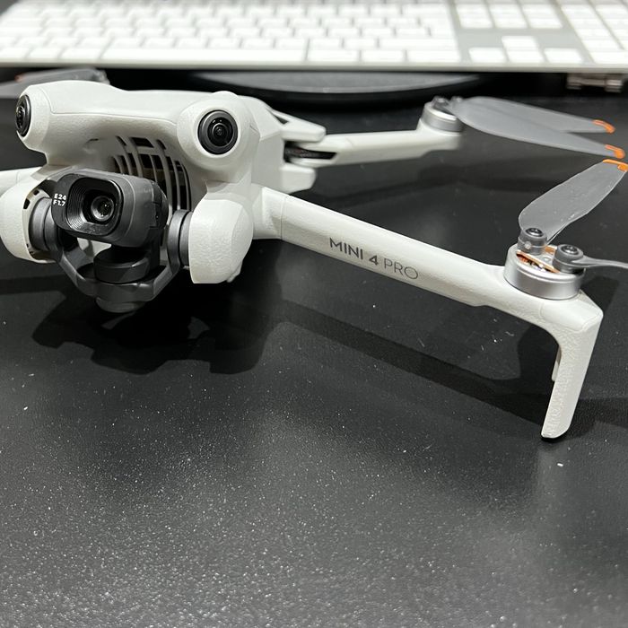 Дрон DJI Mini 4 Pro Fly More Combo Plus