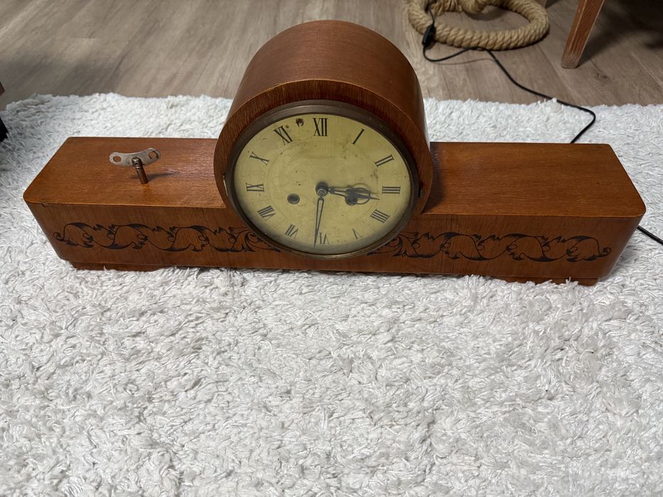 Голям каминен часовник - Янтарь