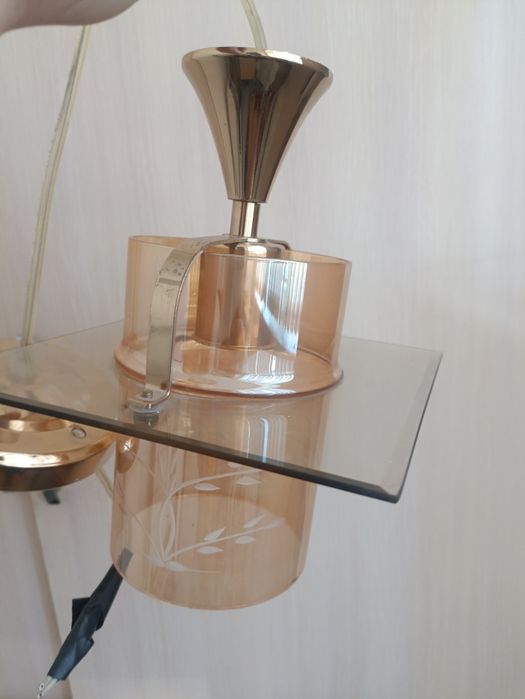 2 стеклянные люстры