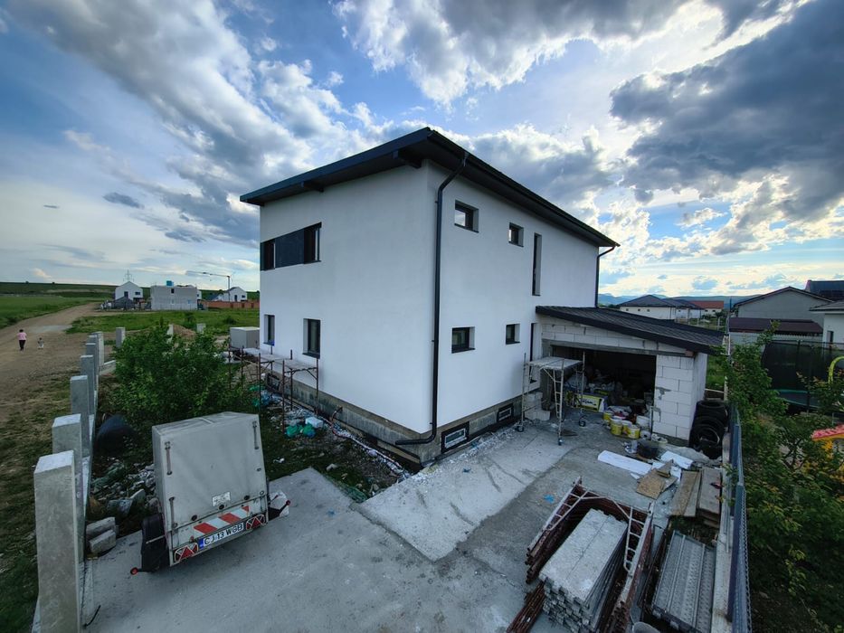 Vand casa Personalizabila langa Cluj 345 mp/5 arii