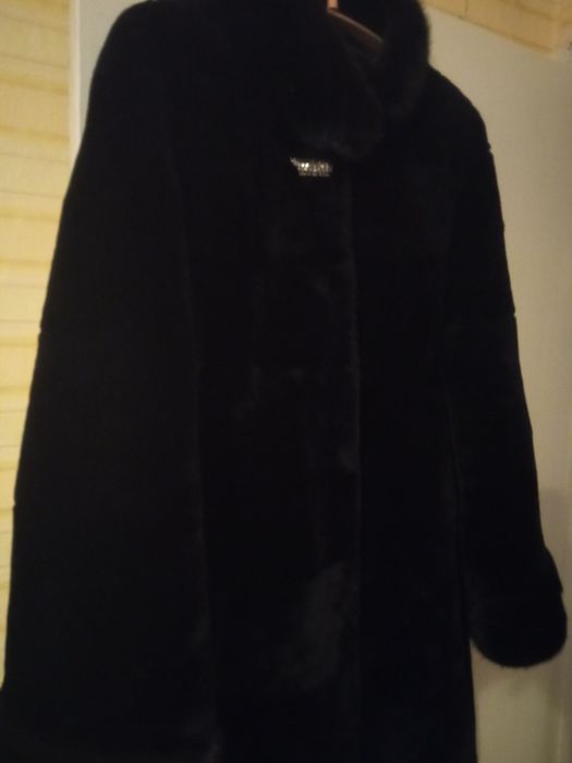 Женская шуба мутон