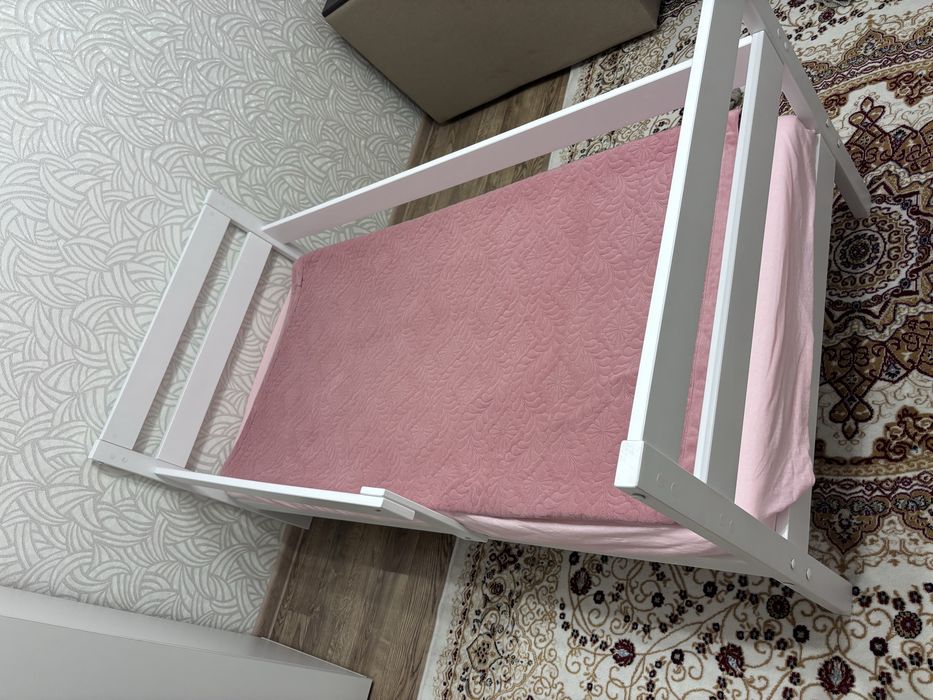 Продам детскую кровать