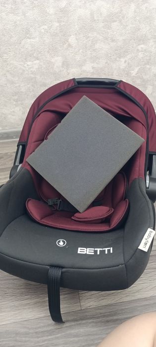 Продам автокресло фирмы Betti 0+