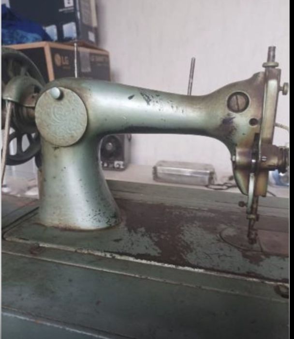 Шевна машина Singer