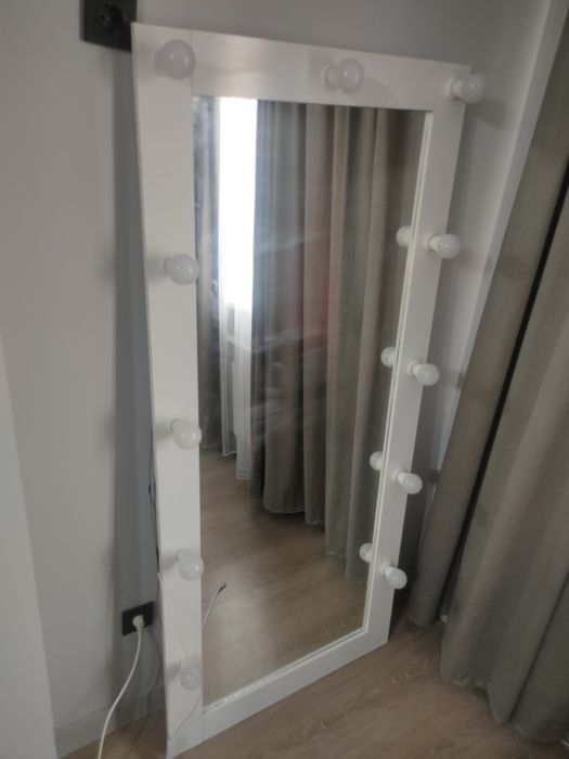 Зеркало с подсветкой