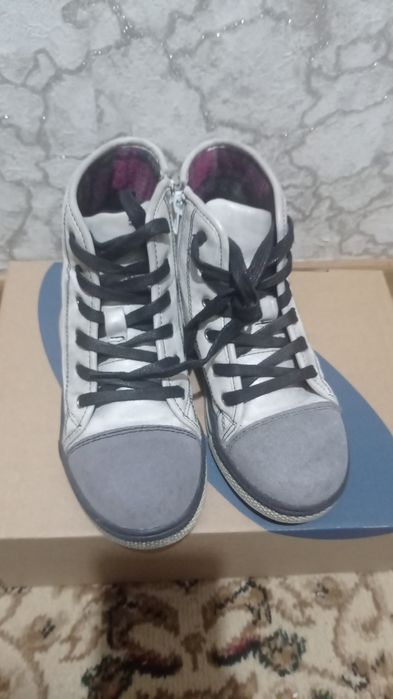 Продам осенние полуботинки