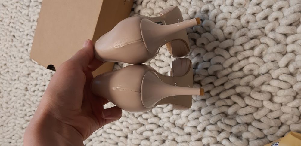 Елегантни обувки Бата