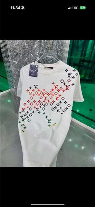 Tricouri LV calitate premium