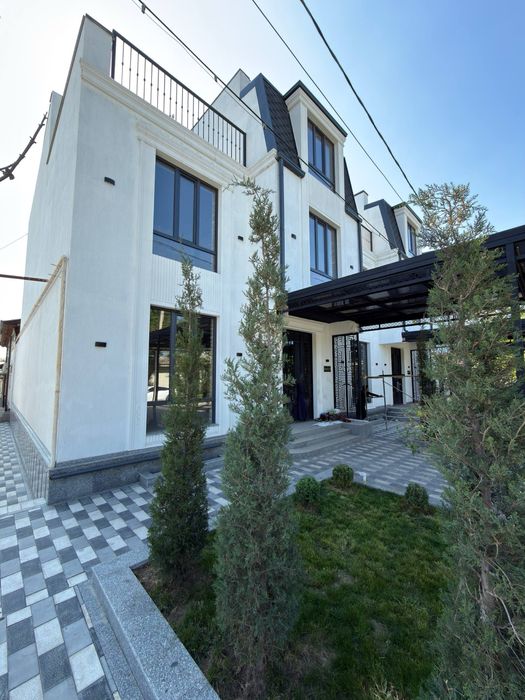 Продаются ТАУНХАУСЫ ! Уста Ширин  Ориентир: ТЦ Малика