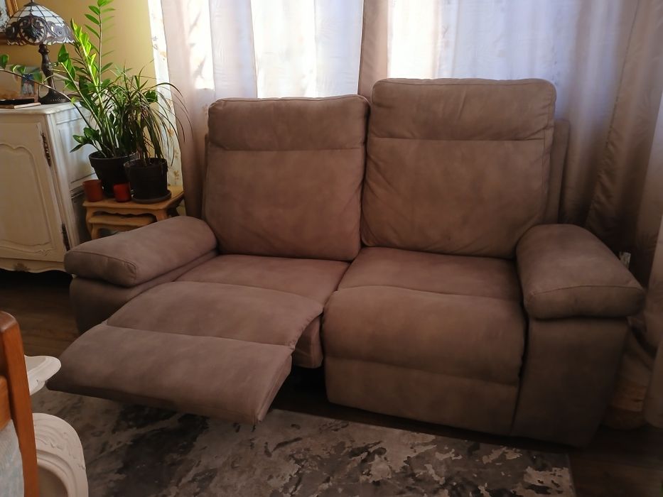 Диван с релаксиращ механизъм