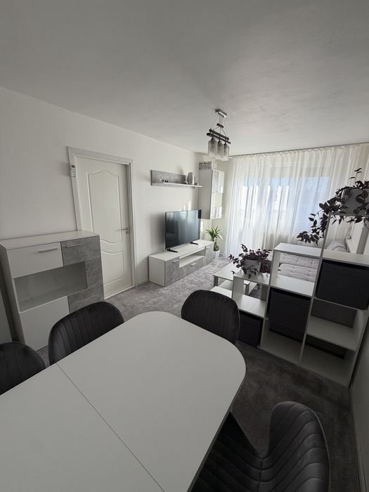 inchiriez apartament 2 camere ultracentral