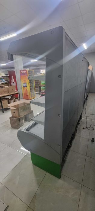 Продаётся холодильная витрина для магазина