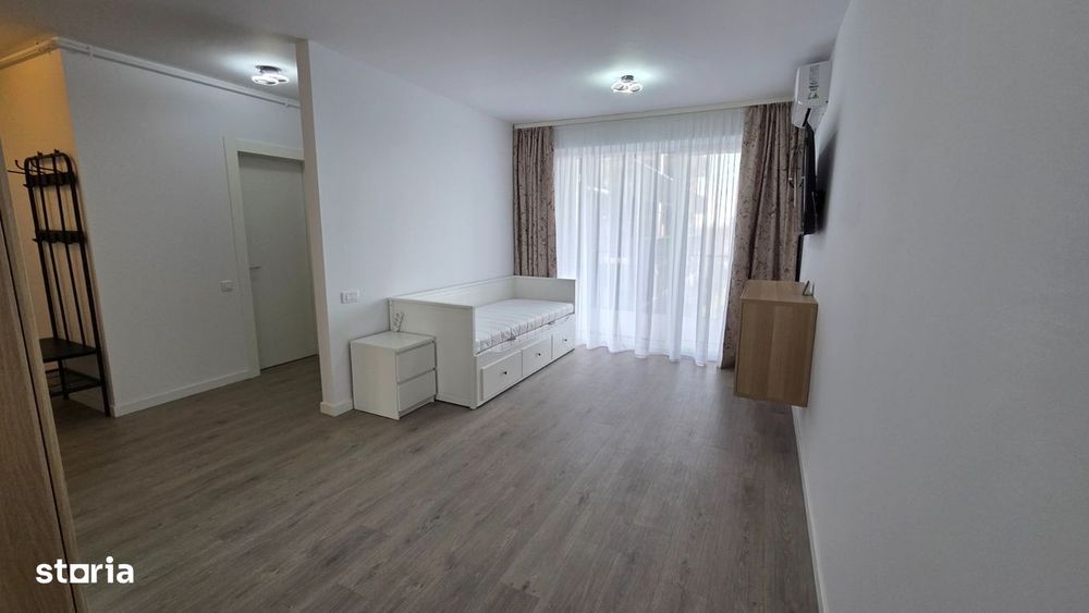 Garsoniera, 45mp, decomandat, centrala, metrou, AC, Estoria