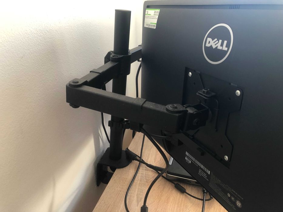 Dell P2414Hb - 2 монитора закачени на една регулируема стойка