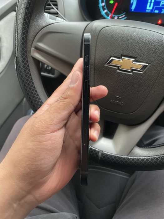 Продам iPhone 15 Plus 128