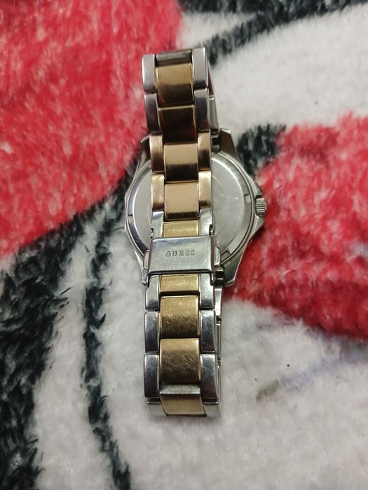 Vând ceas  original GUESS