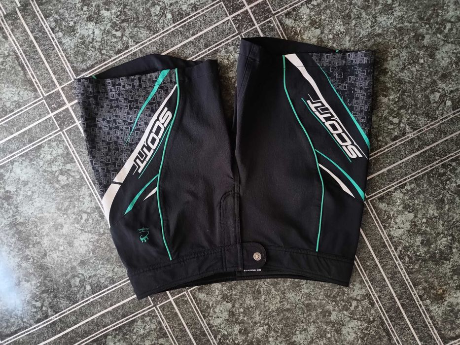 Къси панталони Scott contessa